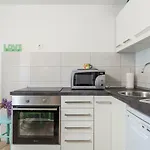 דירה Adeona
