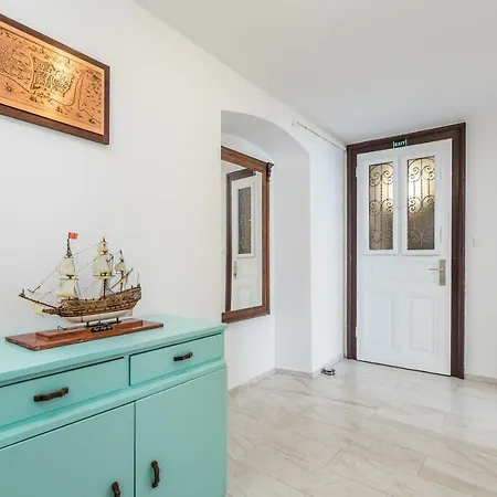 Διαμέρισμα Adeona *